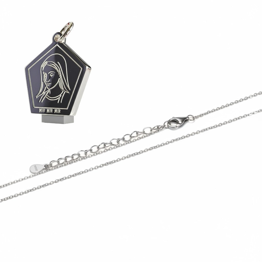 Medalla Pentagonal Reina de la Paz con Cadena plata 925  forzada lapidada calibre 1 mm largo 40 cm con alargador de 5 cm