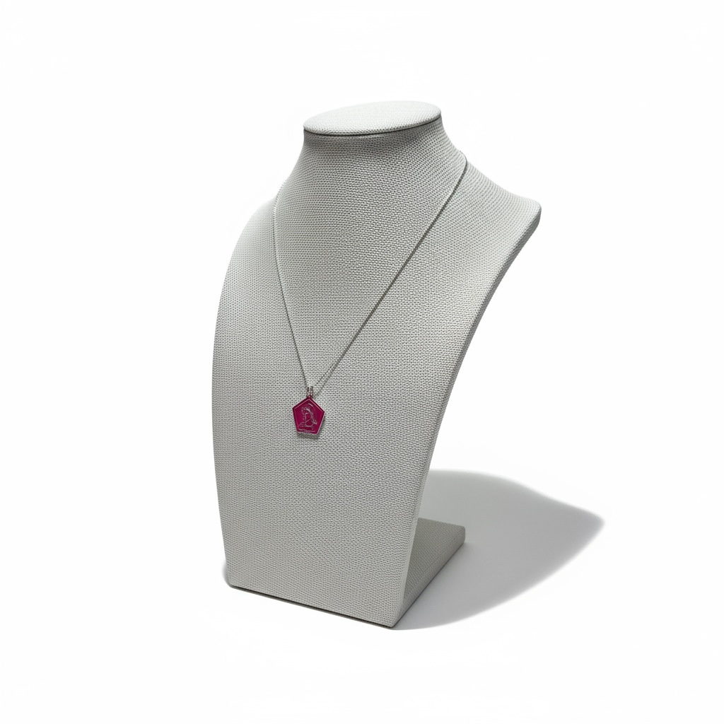 Medalla pentagonal Reina de la Paz en cadena bolitas de plata efecto diamantadas plata de ley