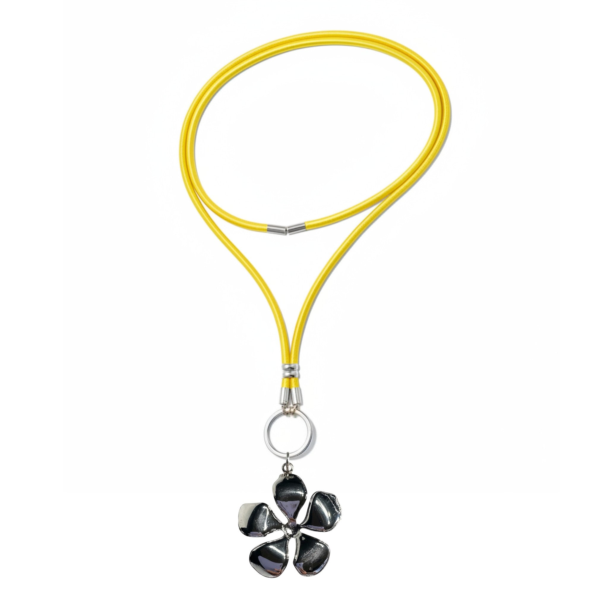 COLLAR DE SEDA CON FLOR SAKURA