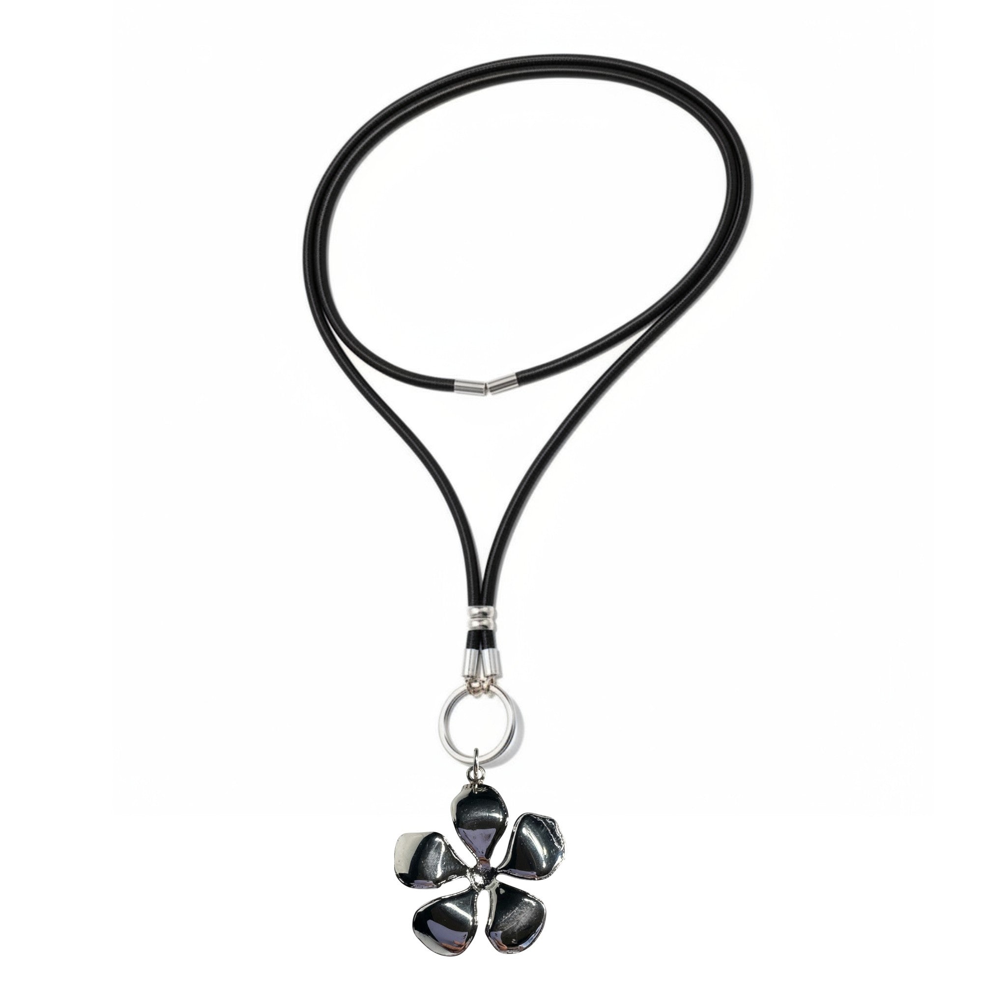 COLLAR DE SEDA CON FLOR SAKURA