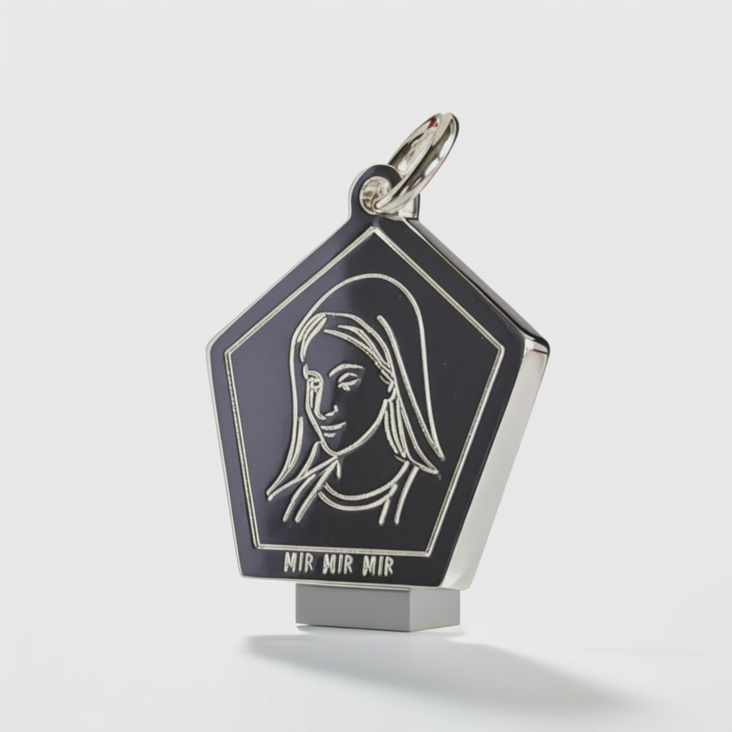 Medalla Pentagonal Reina de la Paz con Cadena plata 925  forzada lapidada calibre 1 mm largo 40 cm con alargador de 5 cm